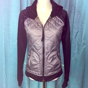 The North Face Women's Black and Gray Hooded Quilted Jacket size XS